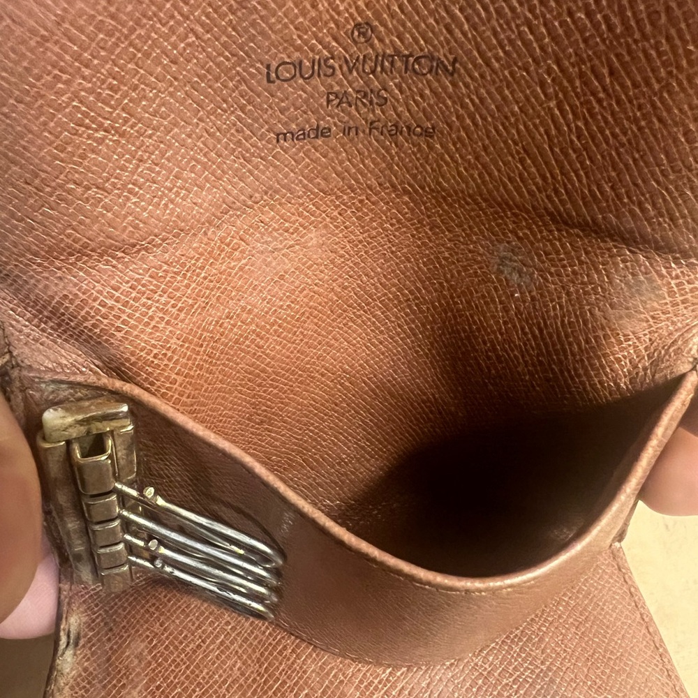 Louis Vuitton Key Case - Picture 9 of 11
